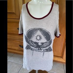 💰3 for $20 - Eagle print t-shirt